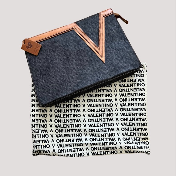 Valentino Handbags - 1980’s Vintage Mario Valentino Black and Tan Leather Clutch Bag